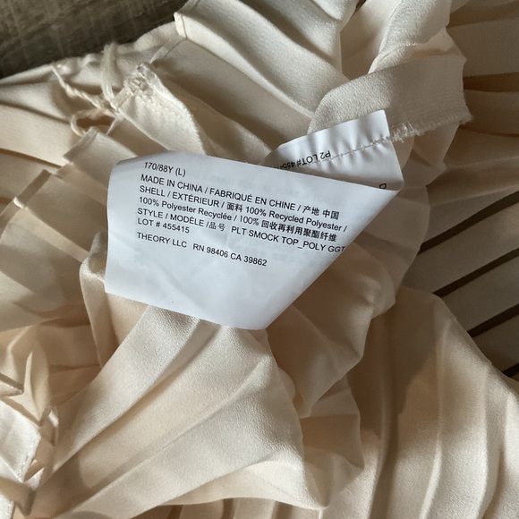 Theory Pleated Sleeveless Top in Recycled Georgette - Picture 4 of 5